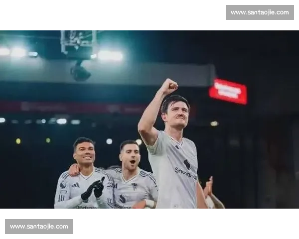 马奎尔亲授队长袖标:B 费是滕哈格钦点领袖,更衣室全票支持